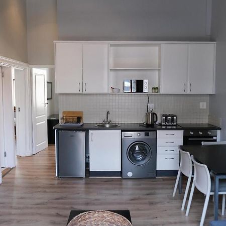 Daddy Long Legs Self Catering Apartments Kaapstad Buitenkant foto