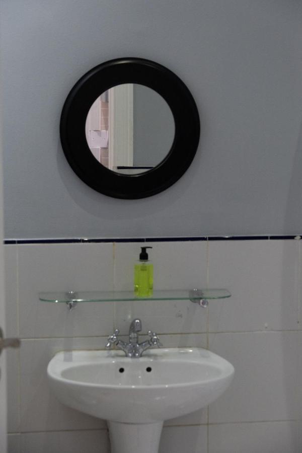 Daddy Long Legs Self Catering Apartments Kaapstad Buitenkant foto