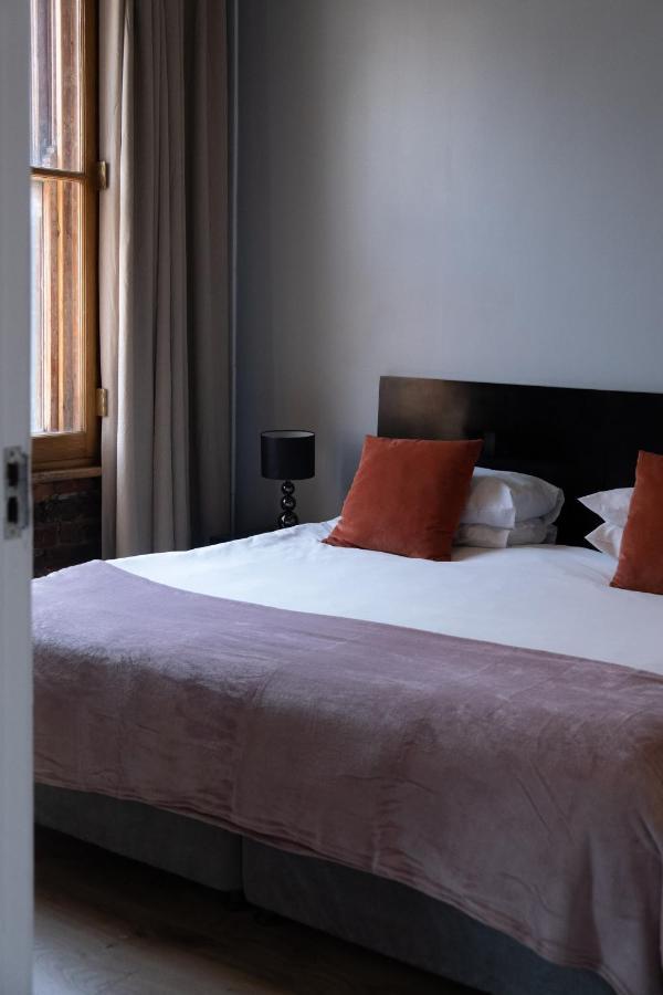 Daddy Long Legs Self Catering Apartments Kaapstad Buitenkant foto