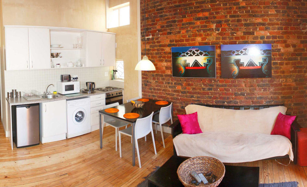 Daddy Long Legs Self Catering Apartments Kaapstad Buitenkant foto