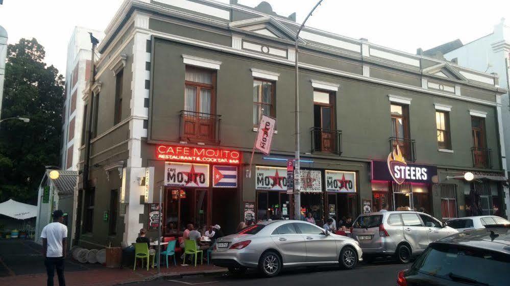 Daddy Long Legs Self Catering Apartments Kaapstad Buitenkant foto