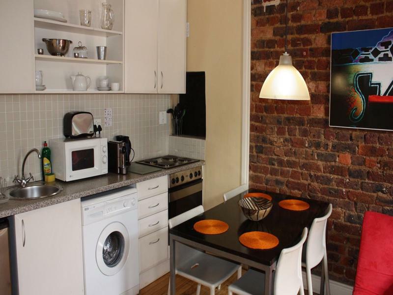 Daddy Long Legs Self Catering Apartments Kaapstad Buitenkant foto